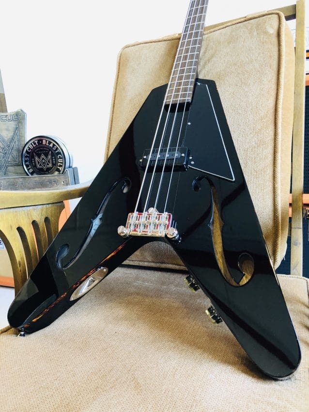 Blast Cult Vee Bass