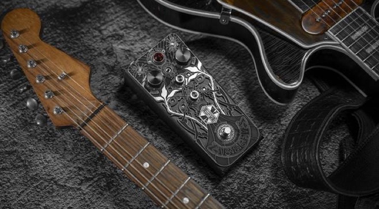 Unleash the Tropical Fuzz Revolution- Beetronics Abelha Pedal