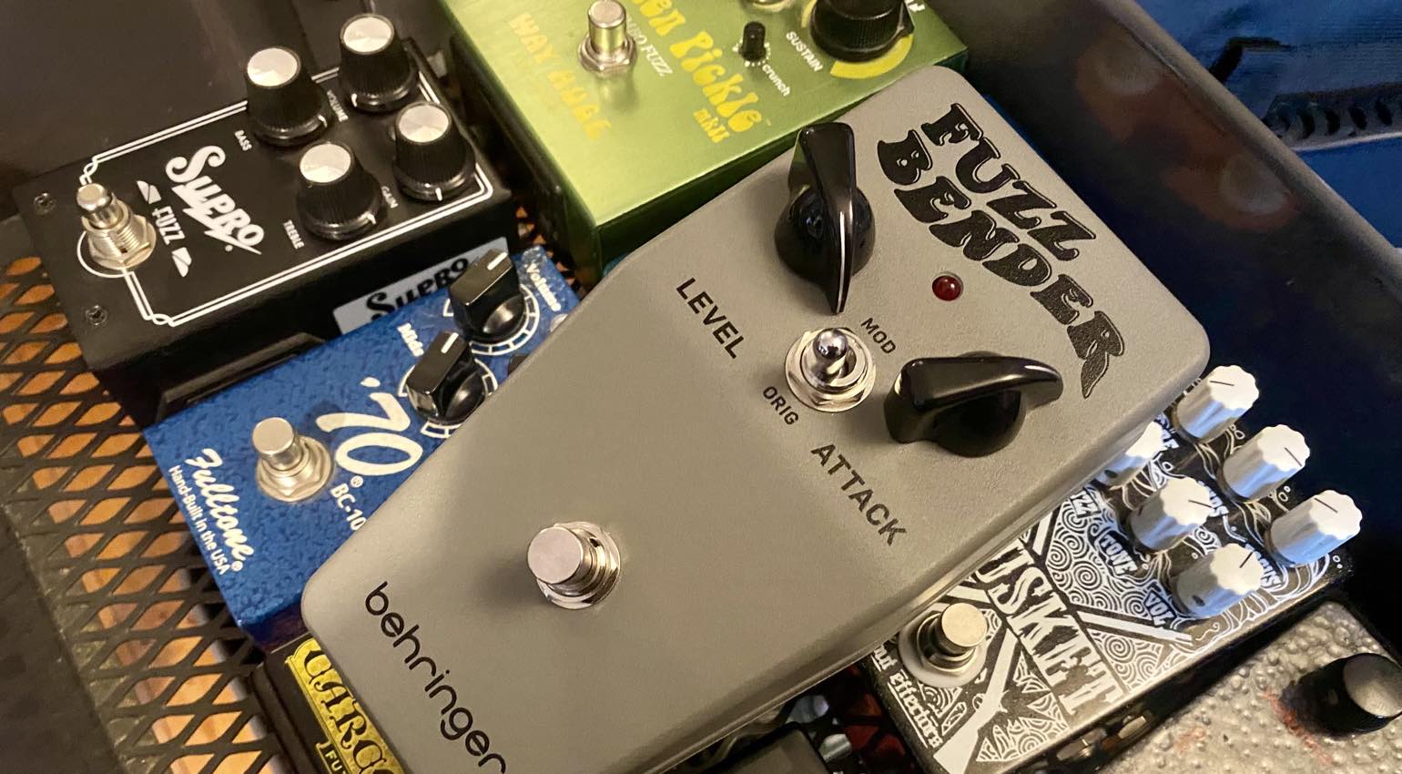 REVIEW: Behringer Fuzz Bender: First Look - Should You Buy
