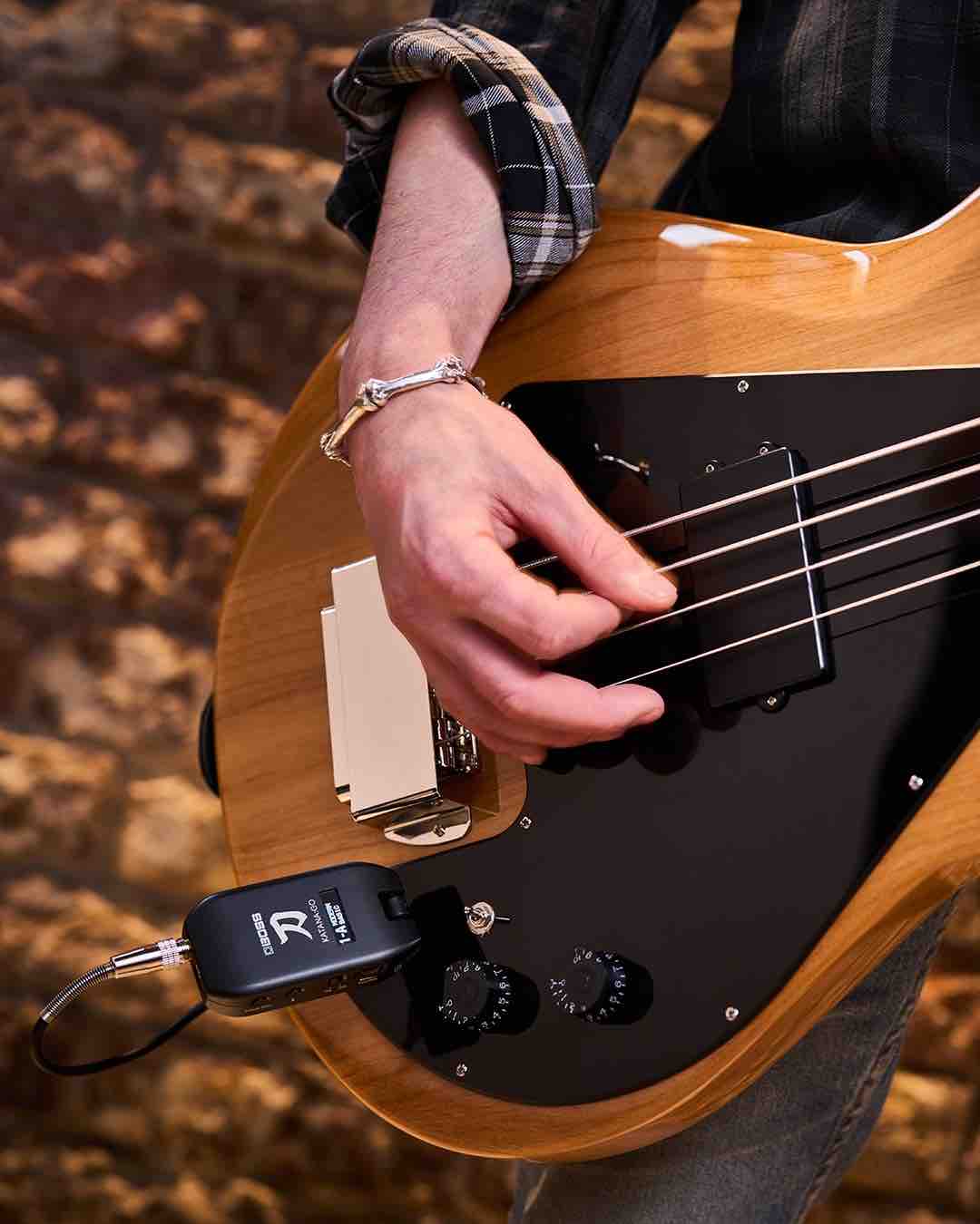 KATANA:GO in Your Pocket: BOSS Unleashes Pocket-Sized Amp with Gigantic Tone
